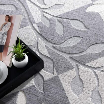 7’ X 10’ Gray Diamond And Vines Area Rug
