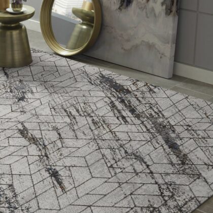 5' X 8' Ivory Geometric Pattern Indoor Area Rug