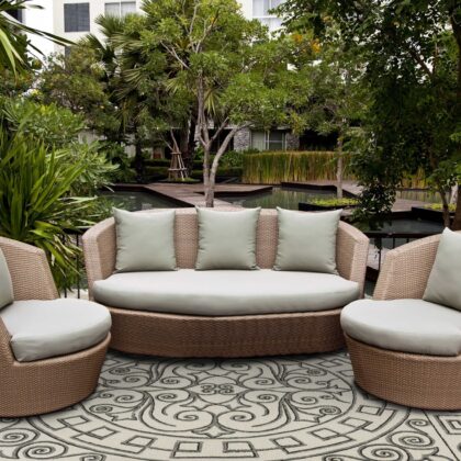 2'X3' Ivory Grey Hand Hooked Uv Treated Greek Key Medallion Indoor Outdoor Accent Rug