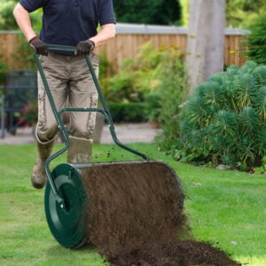 24” Peat Moss Spreader with Upgrade Side Latches and U-shape Handle-Green