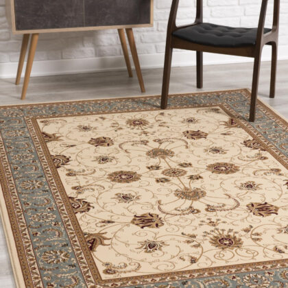4’ x 6’ Cream and Blue Traditional Area Rug