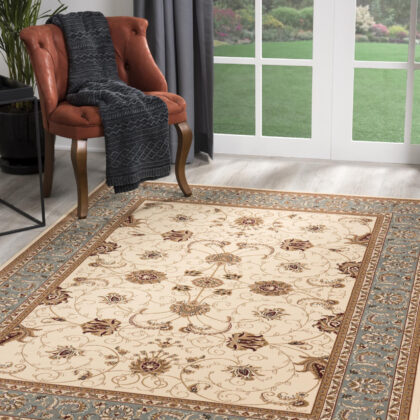 4’ x 6’ Cream and Blue Traditional Area Rug