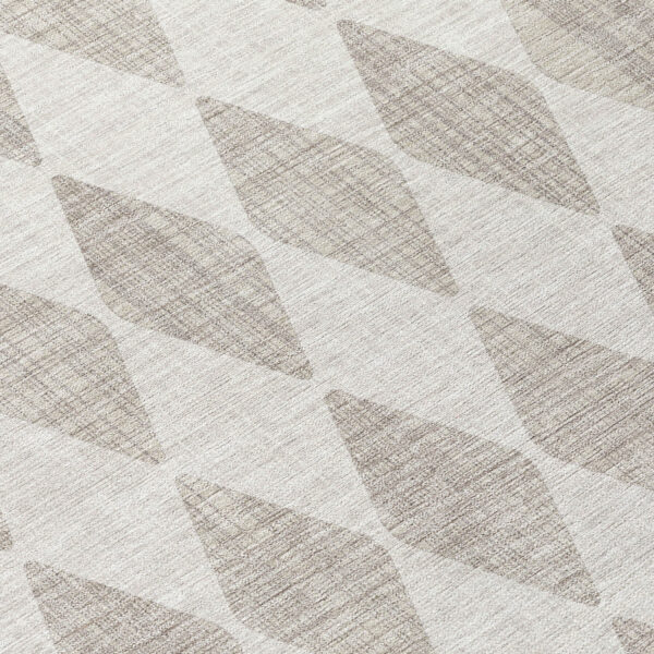 8' Beige Round Geometric Washable Indoor Outdoor Area Rug