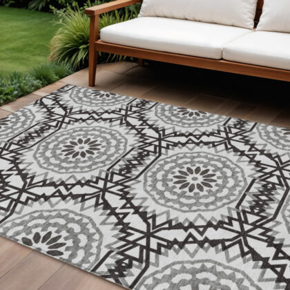 10' X 14' White Black And Gray Floral Medallion Washable Indoor Outdoor Area Rug