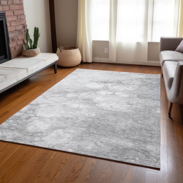 8' X 10' Silver Gray And Ivory Abstract Washable Indoor Outdoor Area Rug