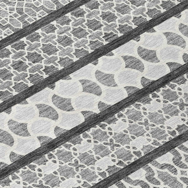 8' Gray Charcoal And Silver Round Quatrefoil Washable Indoor Outdoor Area Rug