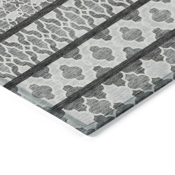 8' Gray Charcoal And Silver Round Quatrefoil Washable Indoor Outdoor Area Rug