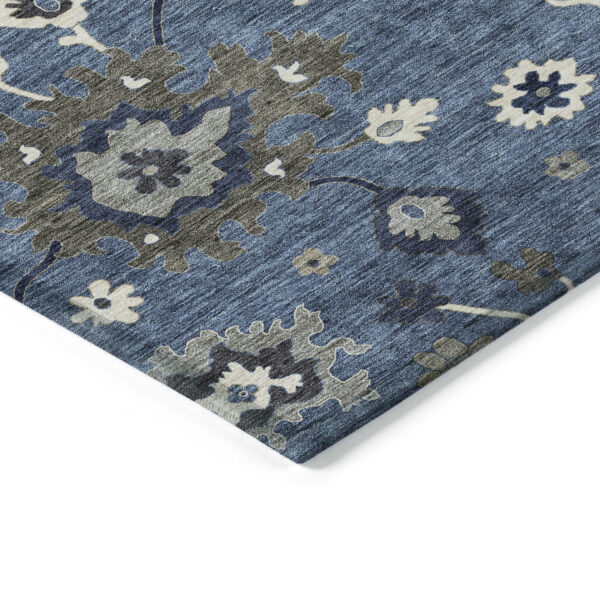 8' Blue Gray And White Round Floral Washable Indoor Outdoor Area Rug