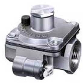 Maxitrol 1/4"" Poppet Type Regulator RV20L-1/4 Up To 65000 BTU