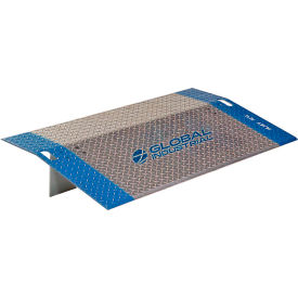 Global Industrial™ Heavy Duty Aluminum Dock Plate 72""W x 30""L 11350 Lb. Capacity