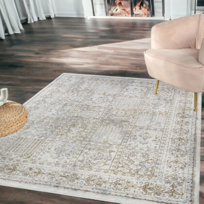 5' x 8' Ivory Oriental Distressed Area Rug With Fringe