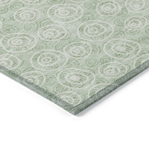 8' Mint Green Artichoke Green And Ivory Round Geometric Washable Indoor Outdoor Area Rug