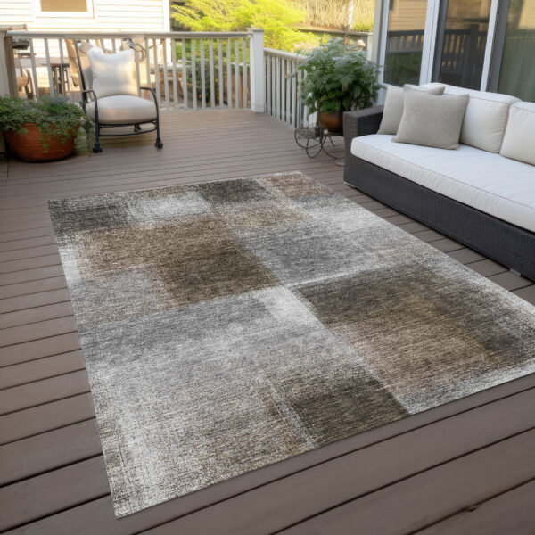 5' X 8' Silver Gray And Beige Abstract Washable Indoor Outdoor Area Rug