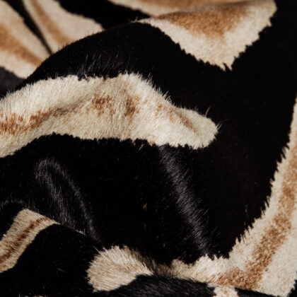 5' x 7' Brown and Black Cowhide Hand Knotted Area Rug
