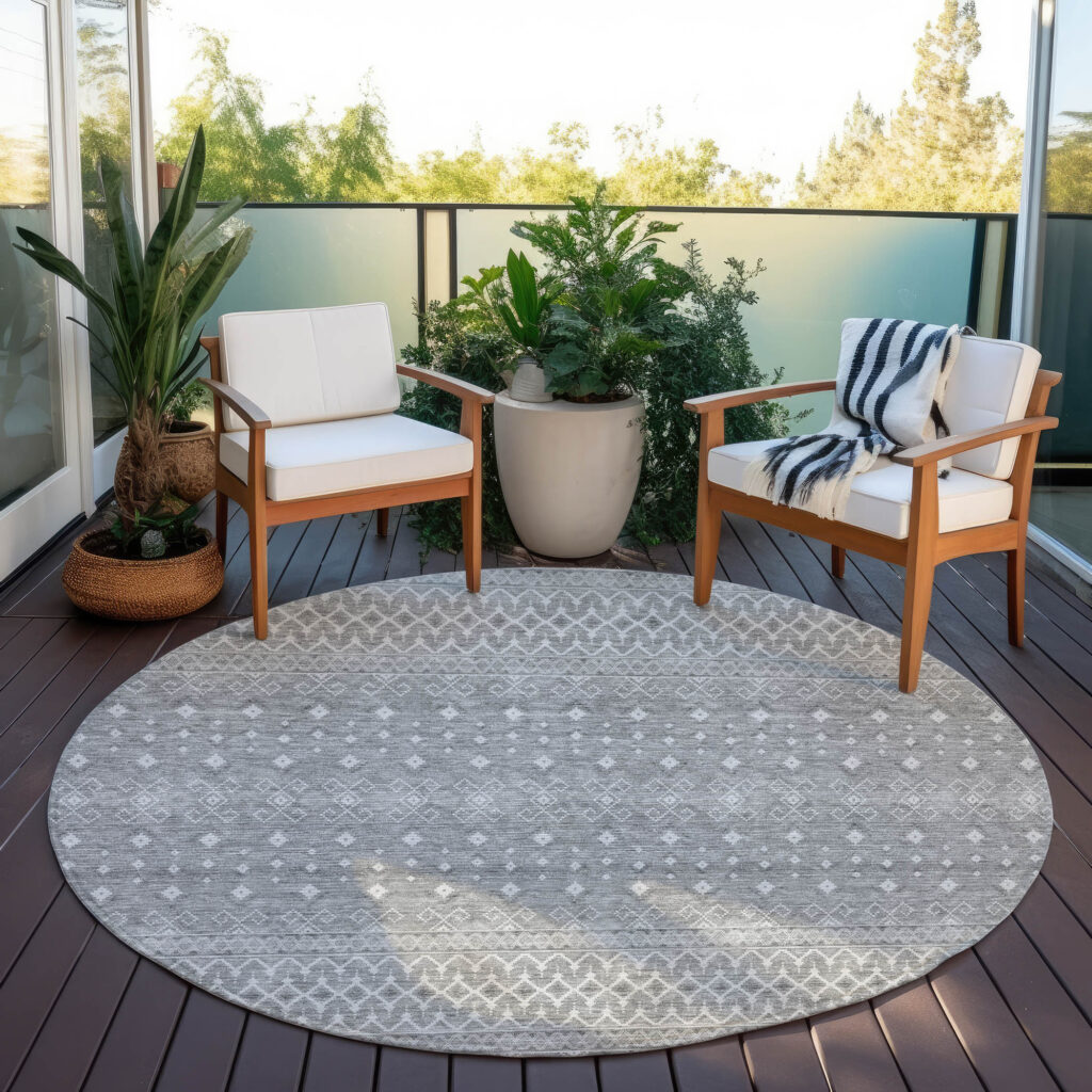 8' Silver Gray And Ivory Round Tribal Washable Indoor Outdoor Area Rug