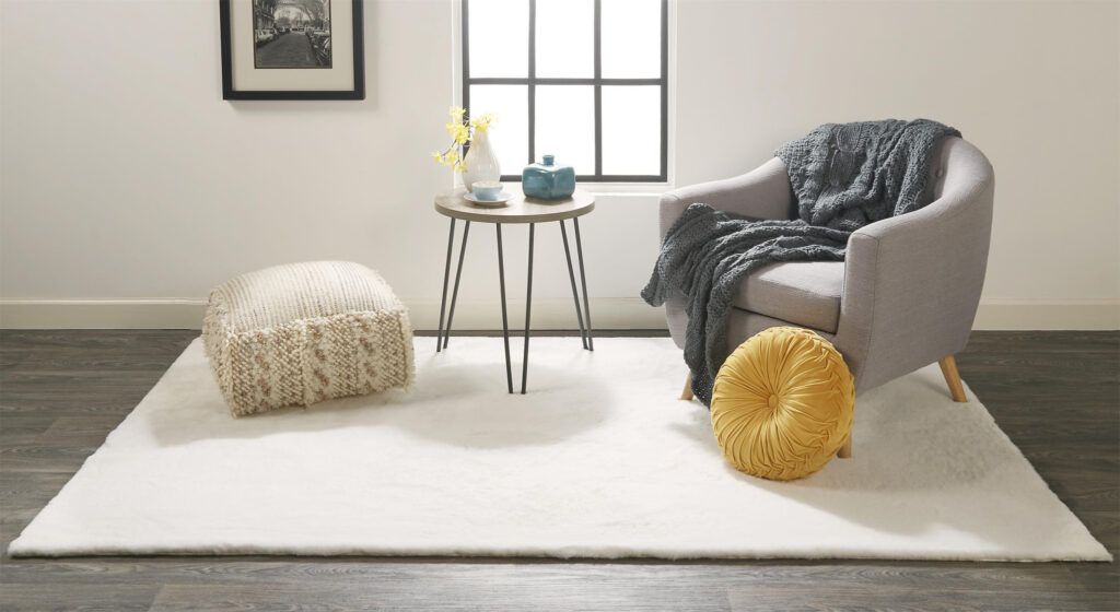 7' X 10' White Shag Area Rug