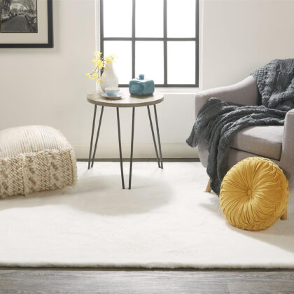 7' X 10' White Shag Area Rug