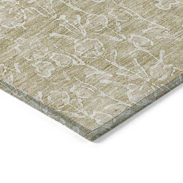 5' X 8' Beige And Ivory Floral Washable Indoor Outdoor Area Rug