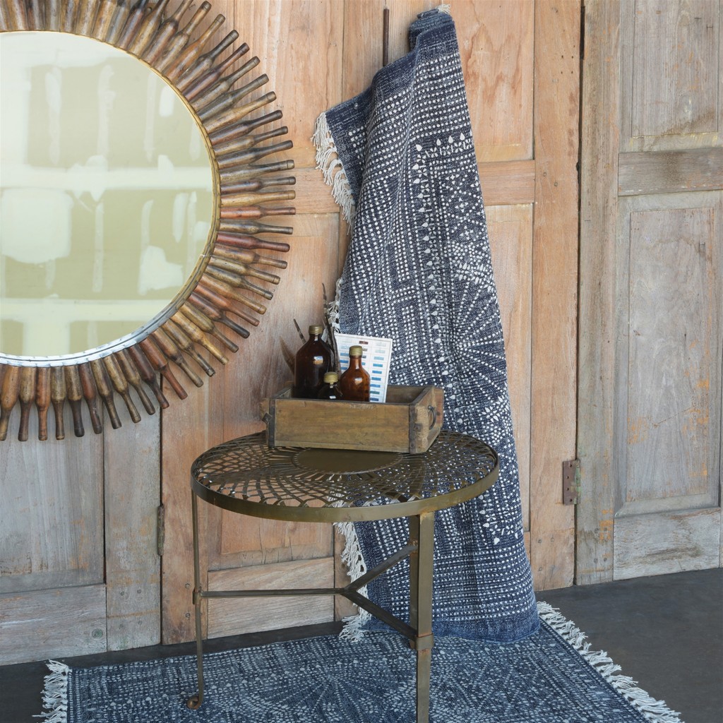 4' X 6' Blue And Ivory Dhurrie Area Rug