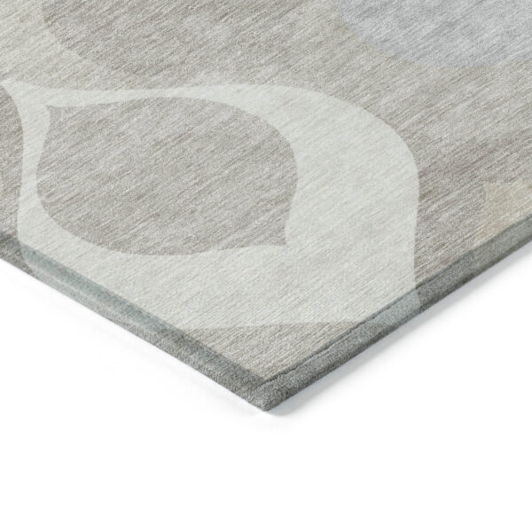 8' Ivory Beige And Tan Round Ogee Washable Indoor Outdoor Area Rug