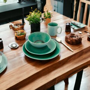 Green Sixteen Piece Ceramic Service For Four Dinnerware Set