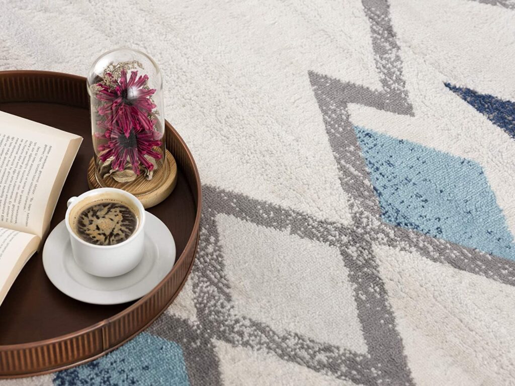 2' X 6' Cream Southwestern Dhurrie Area Rug