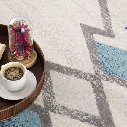 2' X 6' Cream Southwestern Dhurrie Area Rug