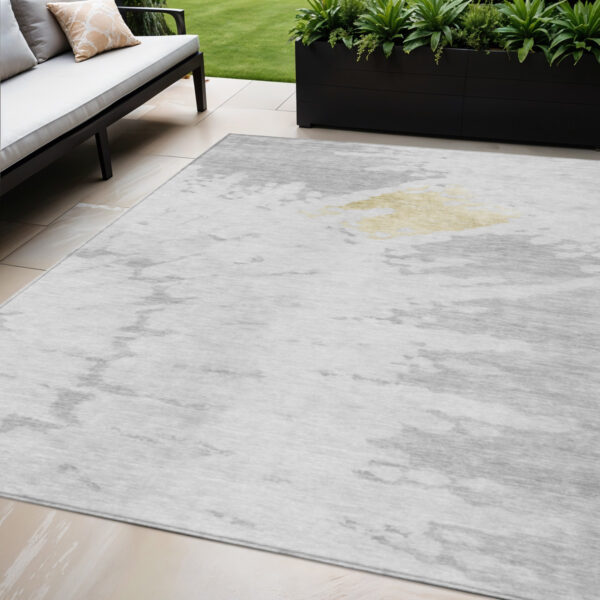 5' X 8' Silver Gray And Ivory Abstract Washable Indoor Outdoor Area Rug