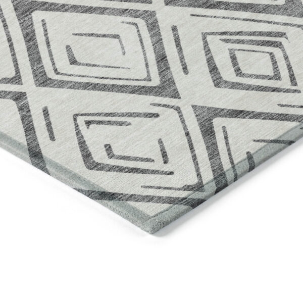 8' X 10' Gray And Ivory Geometric Washable Indoor Outdoor Area Rug
