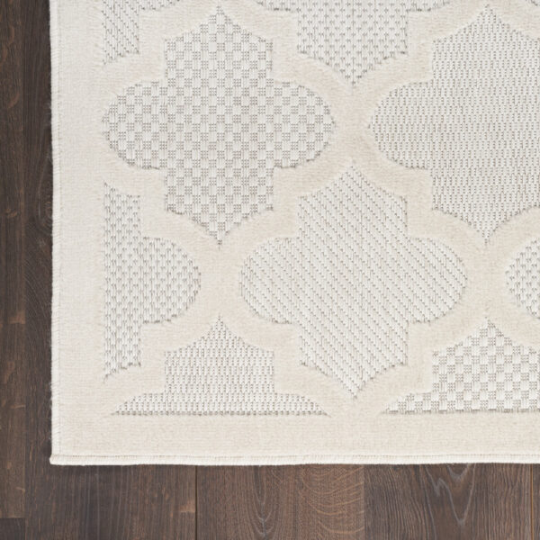 9' X 12' Ivory and White Indoor Outdoor Area Rug