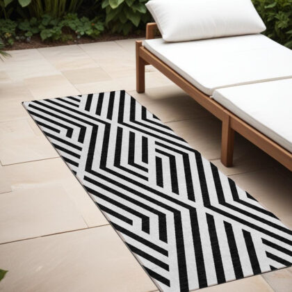 8' Runner Black and White Geometric Washable Non Skid Indoor Outdoor Runner Rug