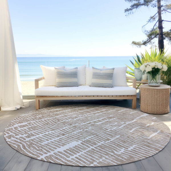 8' Brown And Ivory Round Abstract Washable Indoor Outdoor Area Rug