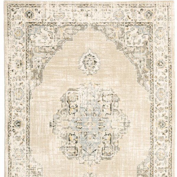 5'X8' Beige And Ivory Center Jewel  Area Rug