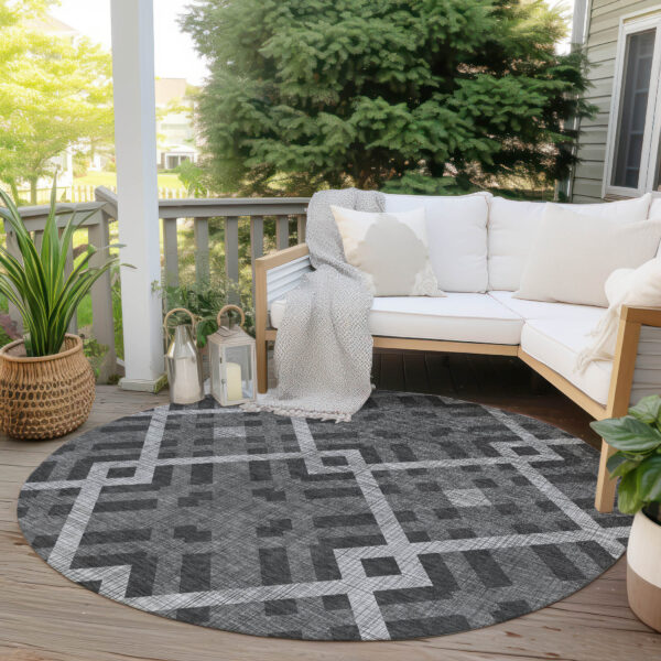 8' Charcoal Gray And Silver Round Geometric Washable Indoor Outdoor Area Rug