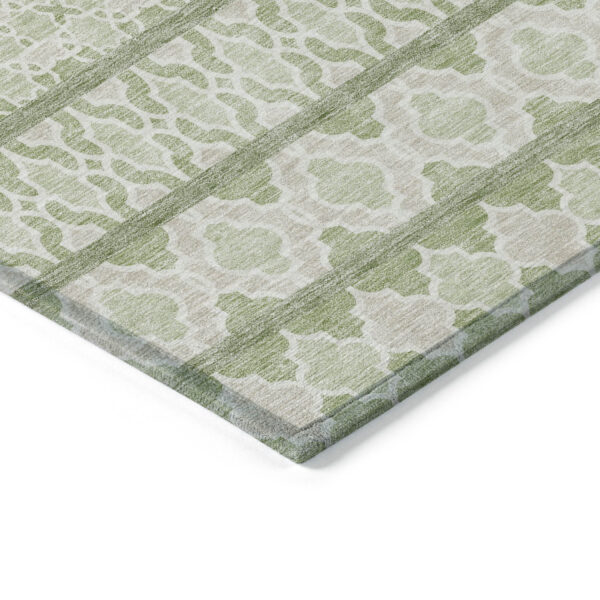 5' X 8' Artichoke Green And Ivory Quatrefoil Washable Indoor Outdoor Area Rug