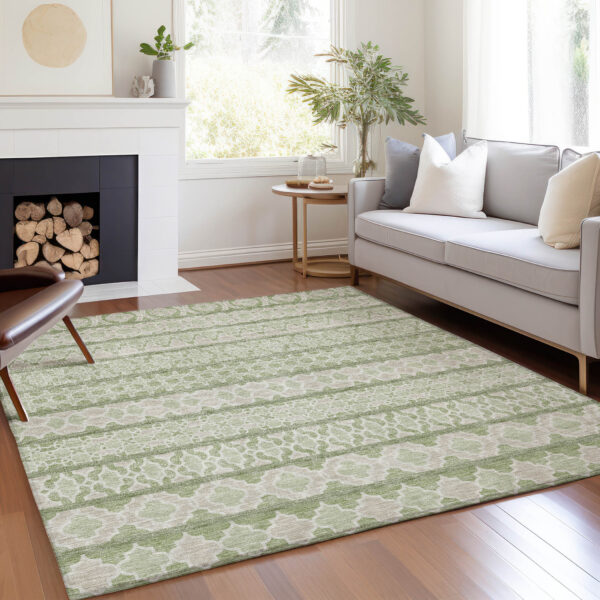 5' X 8' Artichoke Green And Ivory Quatrefoil Washable Indoor Outdoor Area Rug