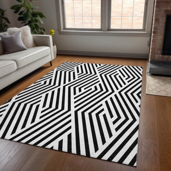 9' X 12' Black and White Geometric Washable Non Skid Indoor Outdoor Area Rug