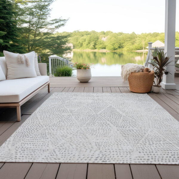 8' X 10' Silver And Ivory Geometric Washable Indoor Outdoor Area Rug