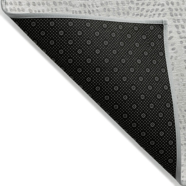 8' X 10' Silver And Ivory Geometric Washable Indoor Outdoor Area Rug