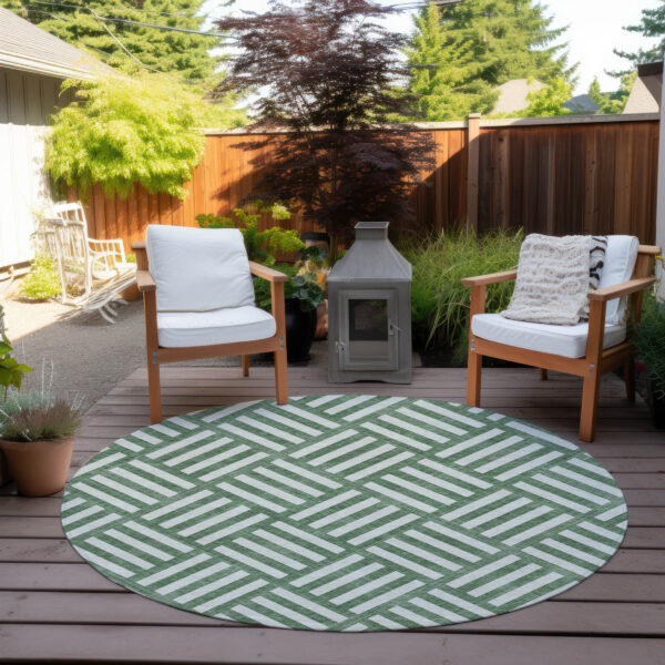 8' Green And Ivory Round Geometric Washable Indoor Outdoor Area Rug