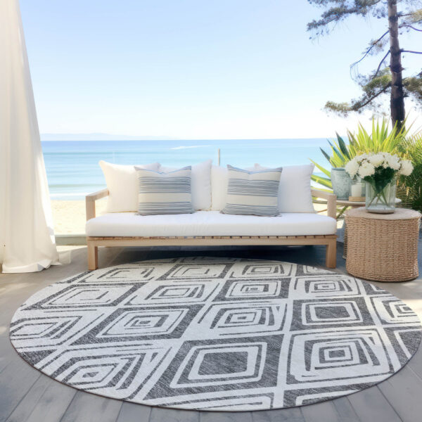 8' Gray And Ivory Round Geometric Washable Indoor Outdoor Area Rug