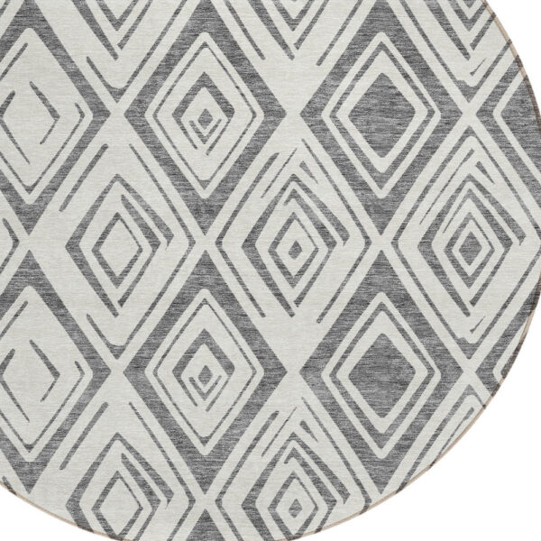 8' Gray And Ivory Round Geometric Washable Indoor Outdoor Area Rug