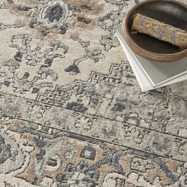 8' x 10' Ivory Floral Power Loom Area Rug