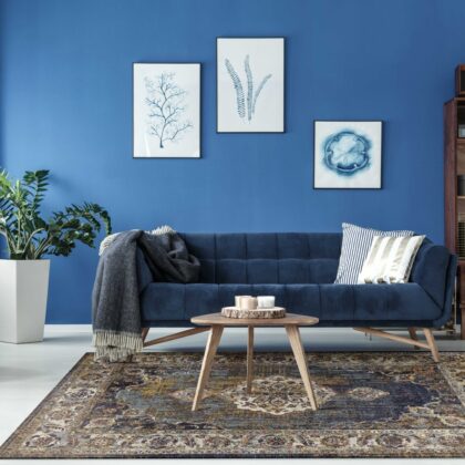 7' X 10'  Polypropylene Navy Area Rug