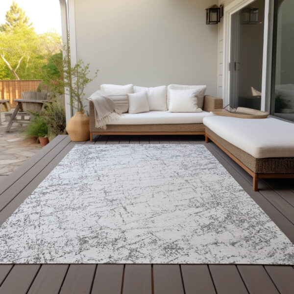 5' X 8' Gray And Ivory Abstract Washable Indoor Outdoor Area Rug