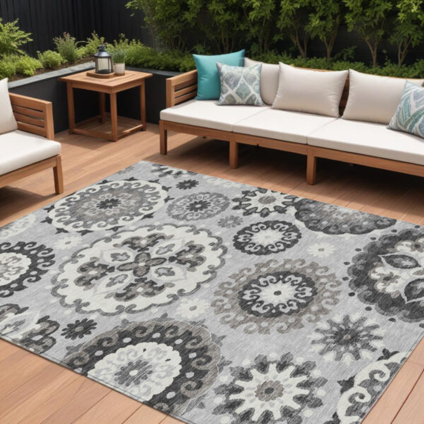 8' X 10' Silver Gray And Ivory Floral Medallion Washable Indoor Outdoor Area Rug