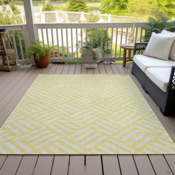 5' X 8' Yellow And Ivory Geometric Washable Indoor Outdoor Area Rug