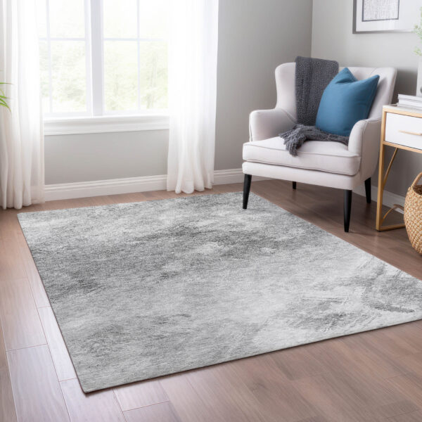 5' X 8' Silver Gray And Ivory Abstract Washable Indoor Outdoor Area Rug