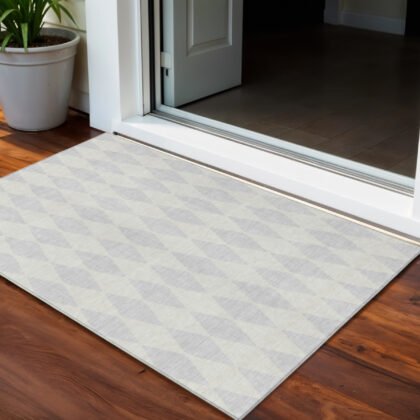 3' X 5' Silver And Ivory Geometric Washable Indoor Outdoor Area Rug