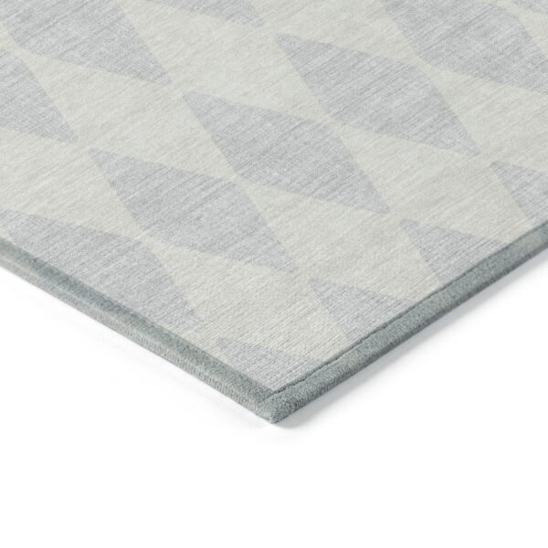 3' X 5' Silver And Ivory Geometric Washable Indoor Outdoor Area Rug
